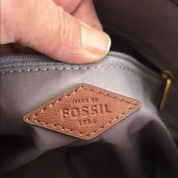 Fossil Skylar crossbody Cream and Brown preloved ❤️EUC Any questions - Picture 13 of 17